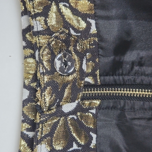 NWOT J. McLaughlin Black Gold Metallic Floral Jacquard Zip Front Skirt Size 2 - Picture 8 of 13